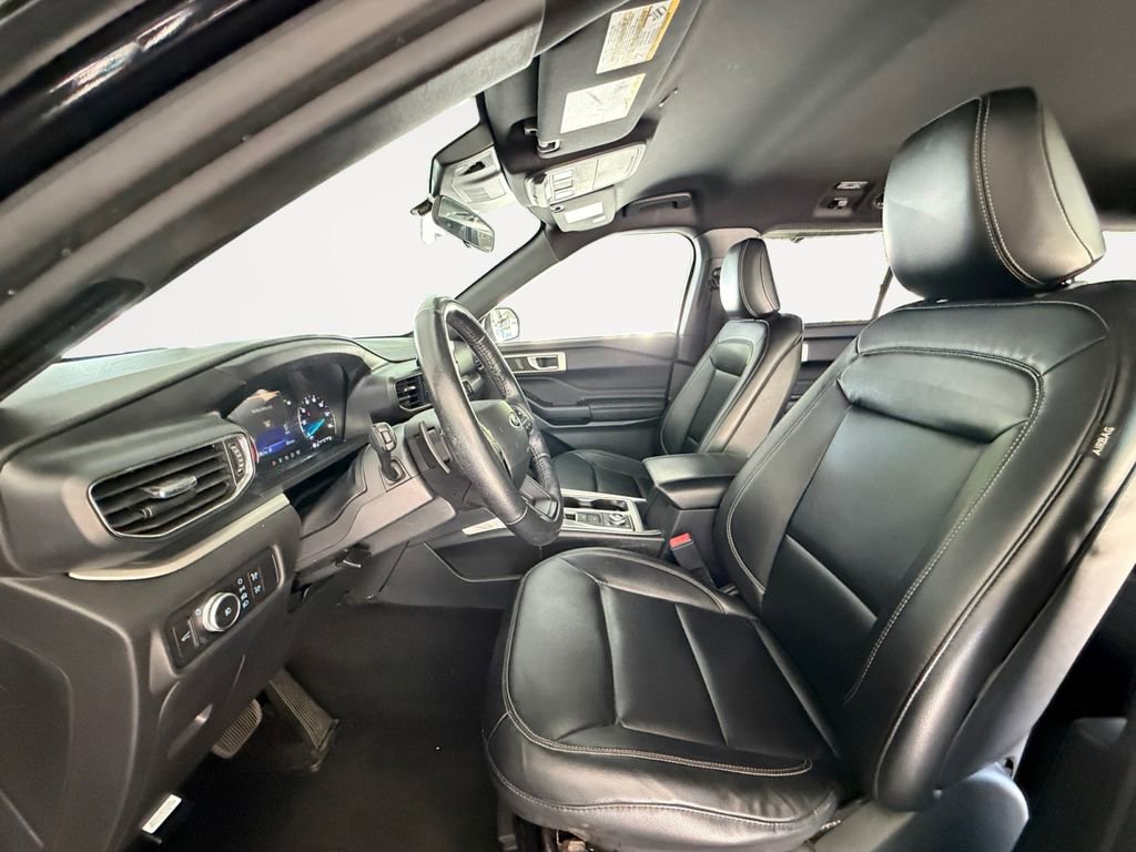 Used 2020 Ford Explorer XLT w/ Equipment Group 202A AWD/4WD image 11