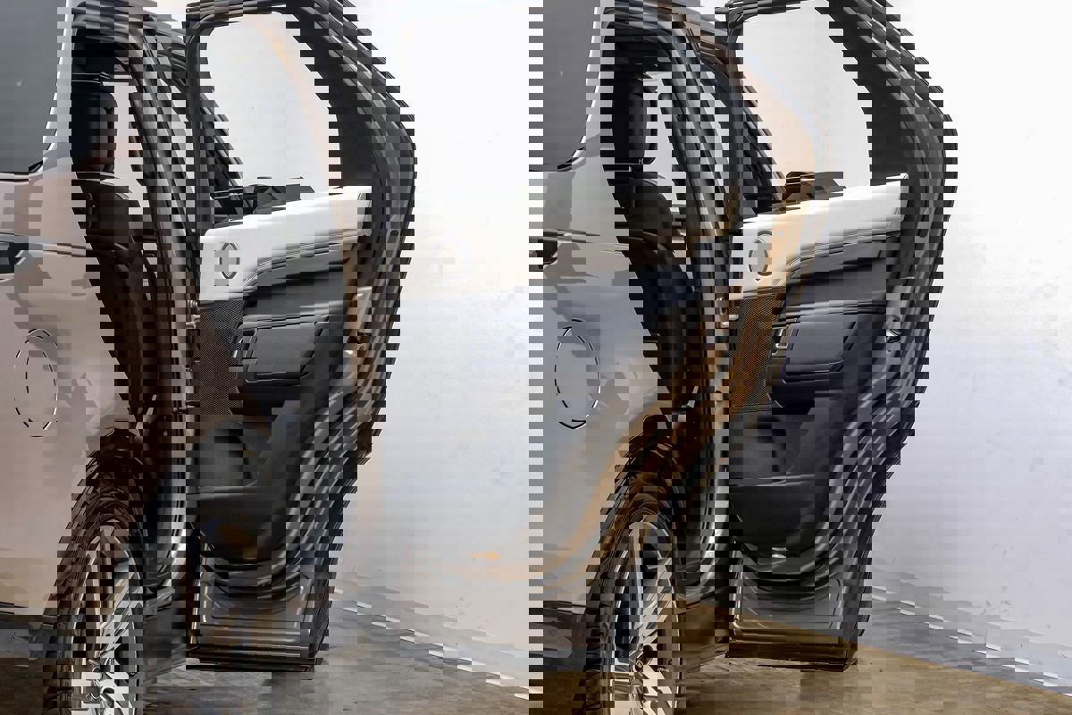 Used 2021 Land Rover Discovery HSE R-Dynamic AWD/4WD image 43