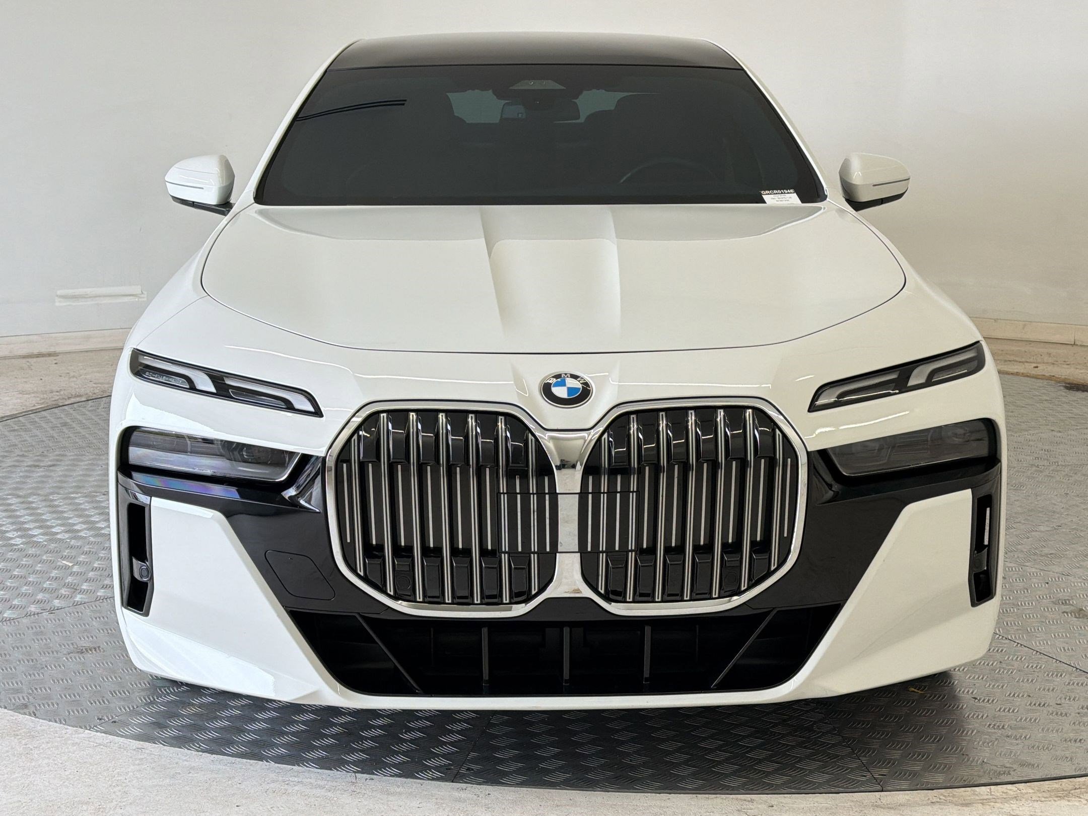 Certified 2024 BMW 760i xDrive AWD/4WD image 6