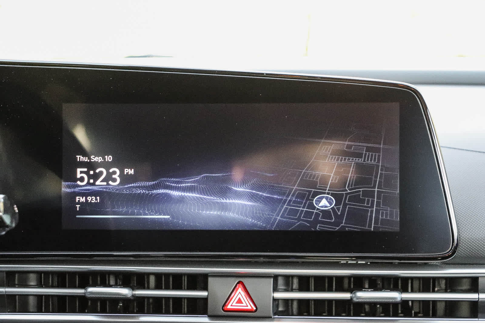 Certified 2025 Hyundai Elantra SEL FWD image 15