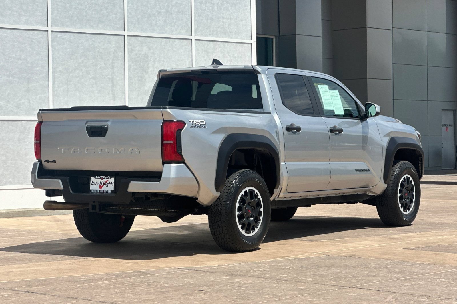Used 2024 Toyota Tacoma TRD Off-Road AWD/4WD image 4