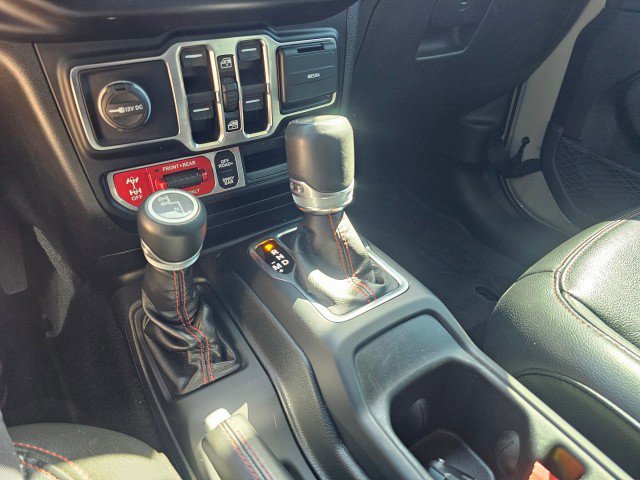 Used 2022 Jeep Wrangler Unlimited Rubicon w/ LED Lighting Group AWD/4WD image 47