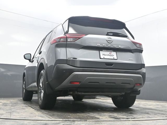 Used 2023 Nissan Rogue S image 34