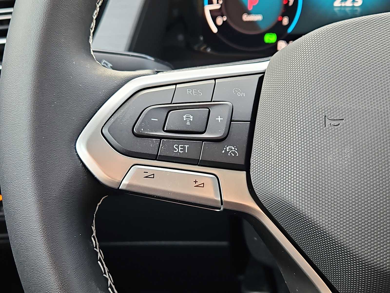 New 2026 Volkswagen Atlas Cross Sport SE image 12