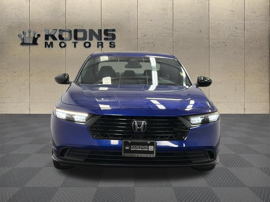 Used 2025 Honda Accord Sport image 3