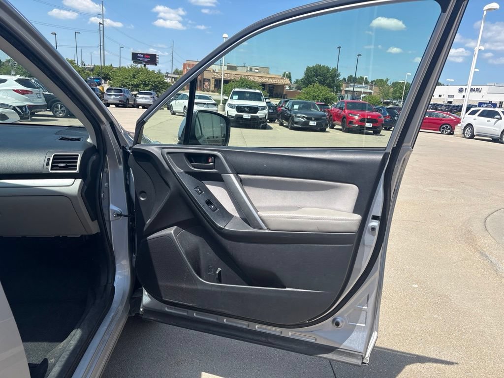 Used 2016 Subaru Forester 2.5i Premium w/ Popular Package #2 AWD/4WD image 23