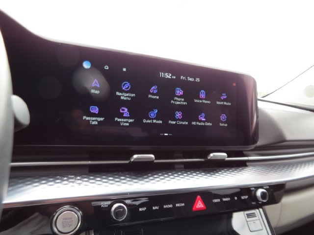 Used 2023 Kia Carnival SX Prestige FWD image 23