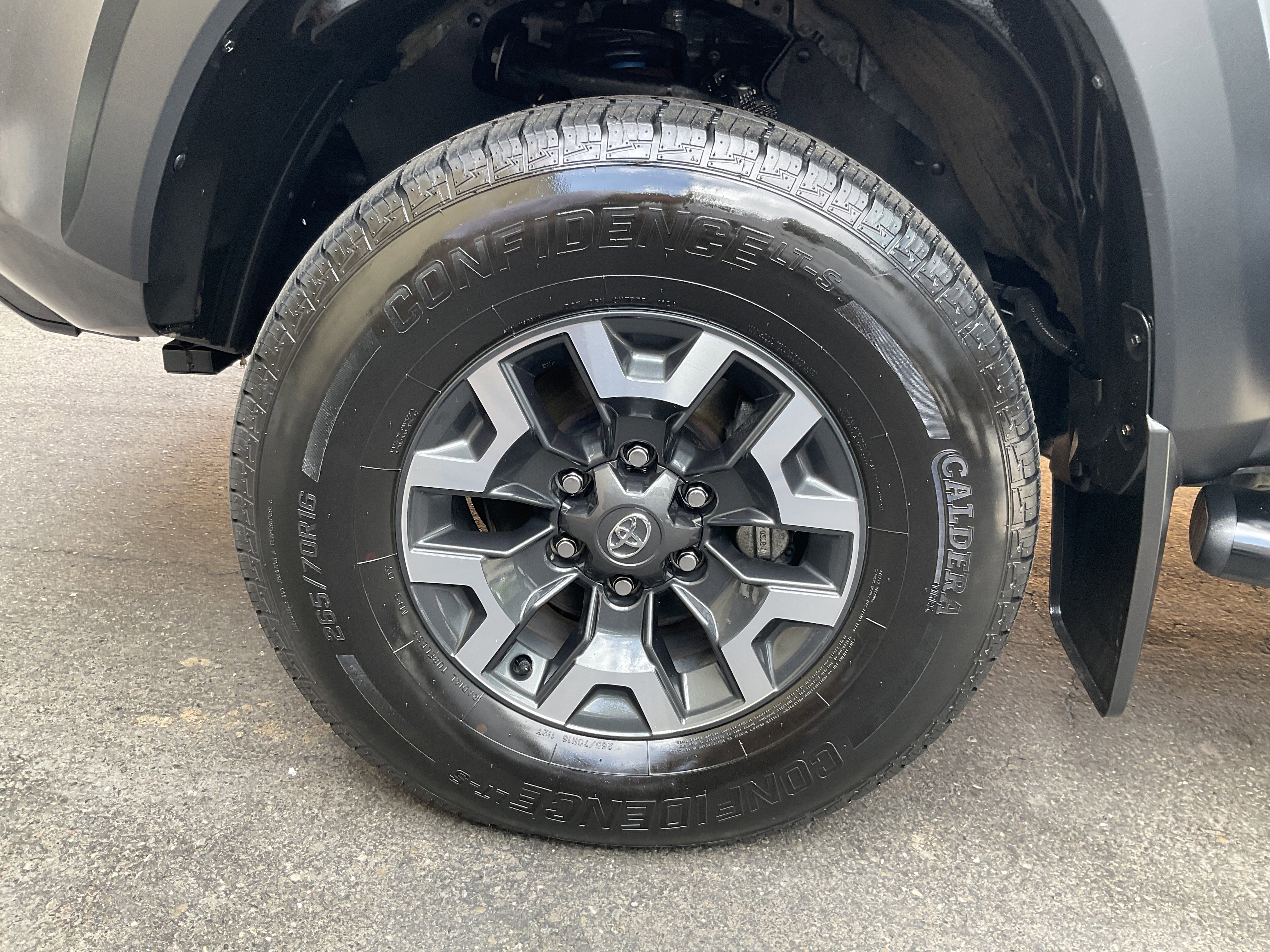 Used 2023 Toyota Tacoma TRD Off-Road w/ Black Out Package (TMS) image 12