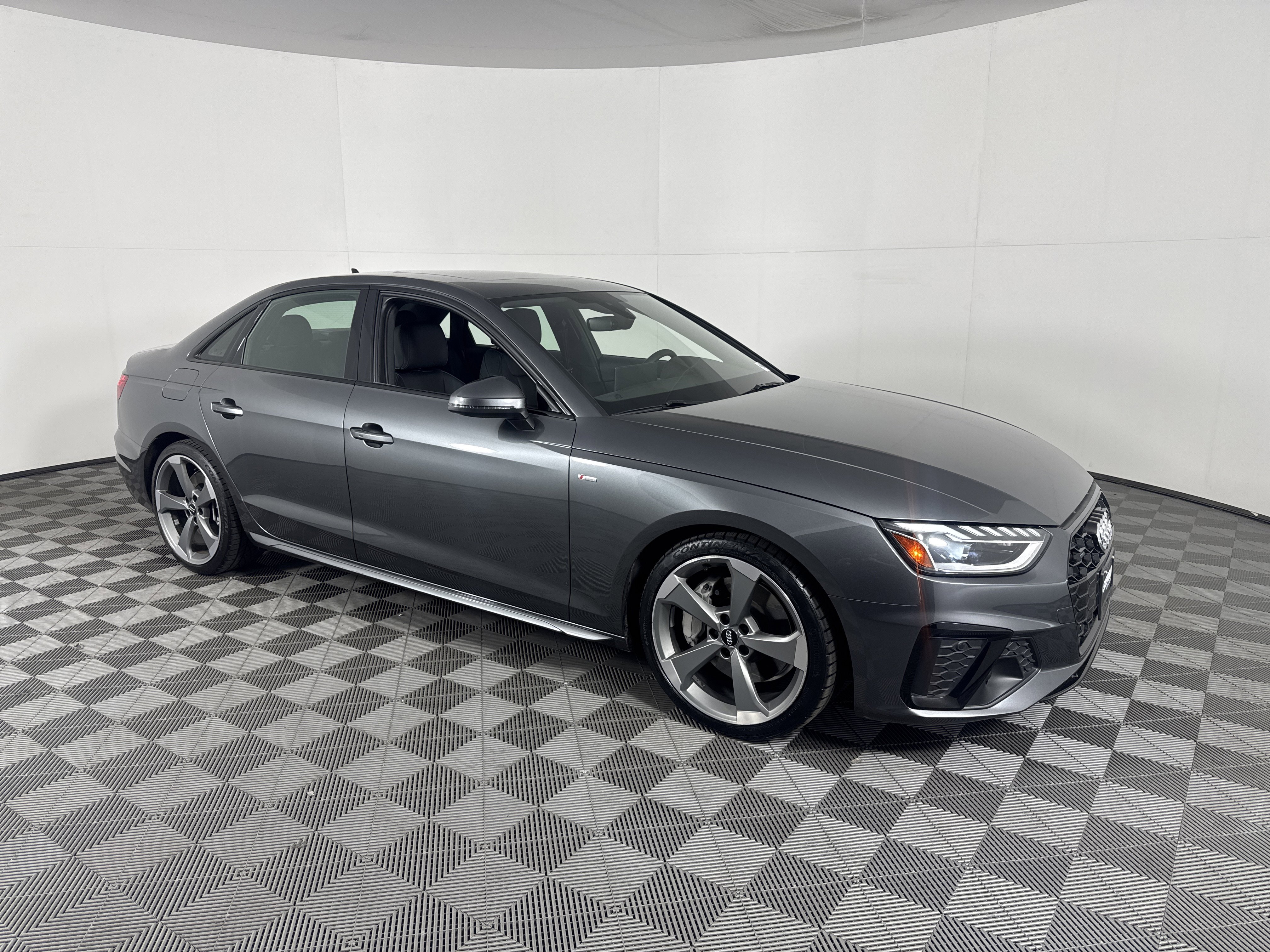 Used 2021 Audi A4 2.0T Premium Plus w/ Premium Plus Package image 2