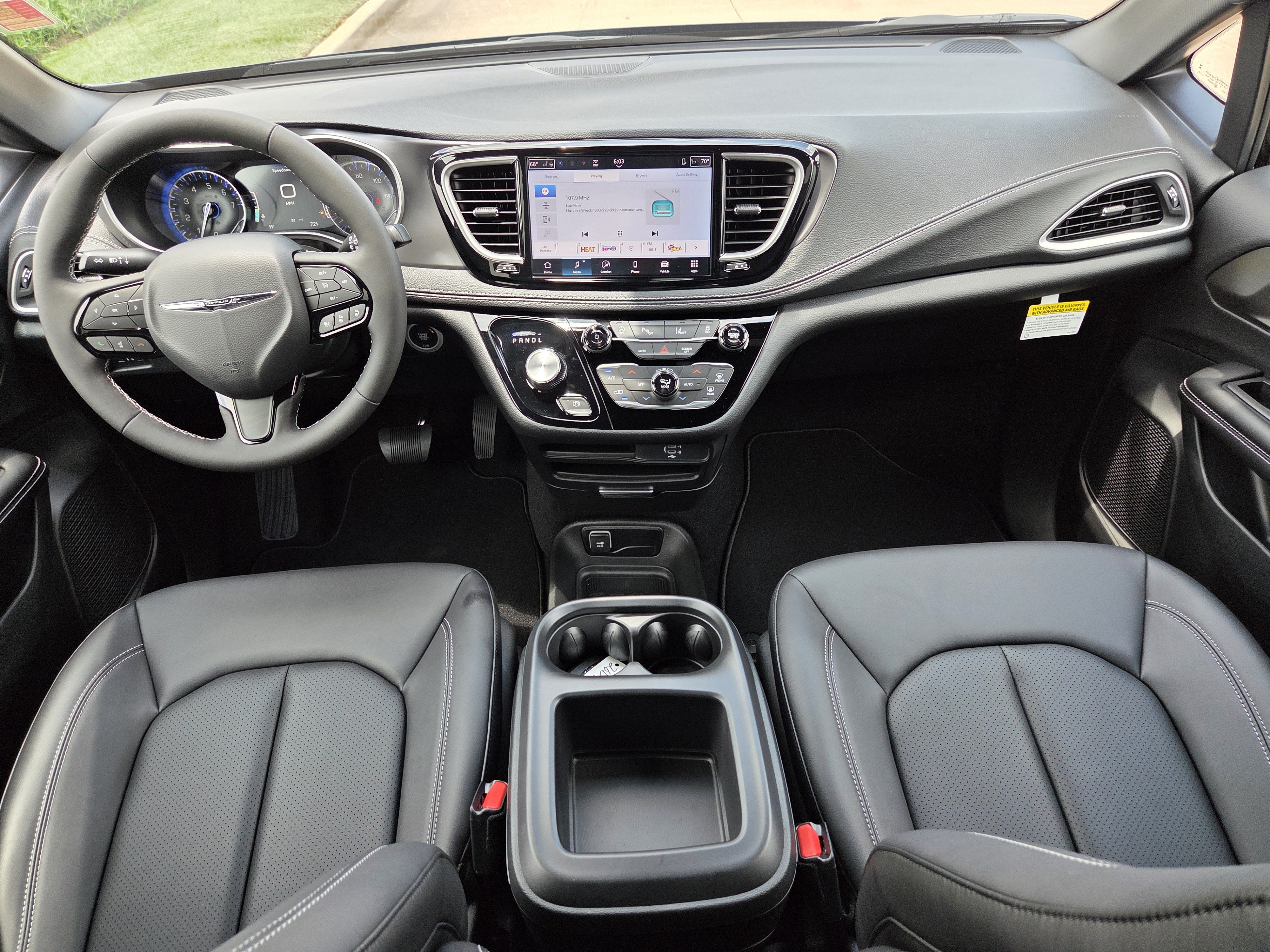 New 2026 Chrysler Pacifica Select w/ S Appearance Package FWD image 9