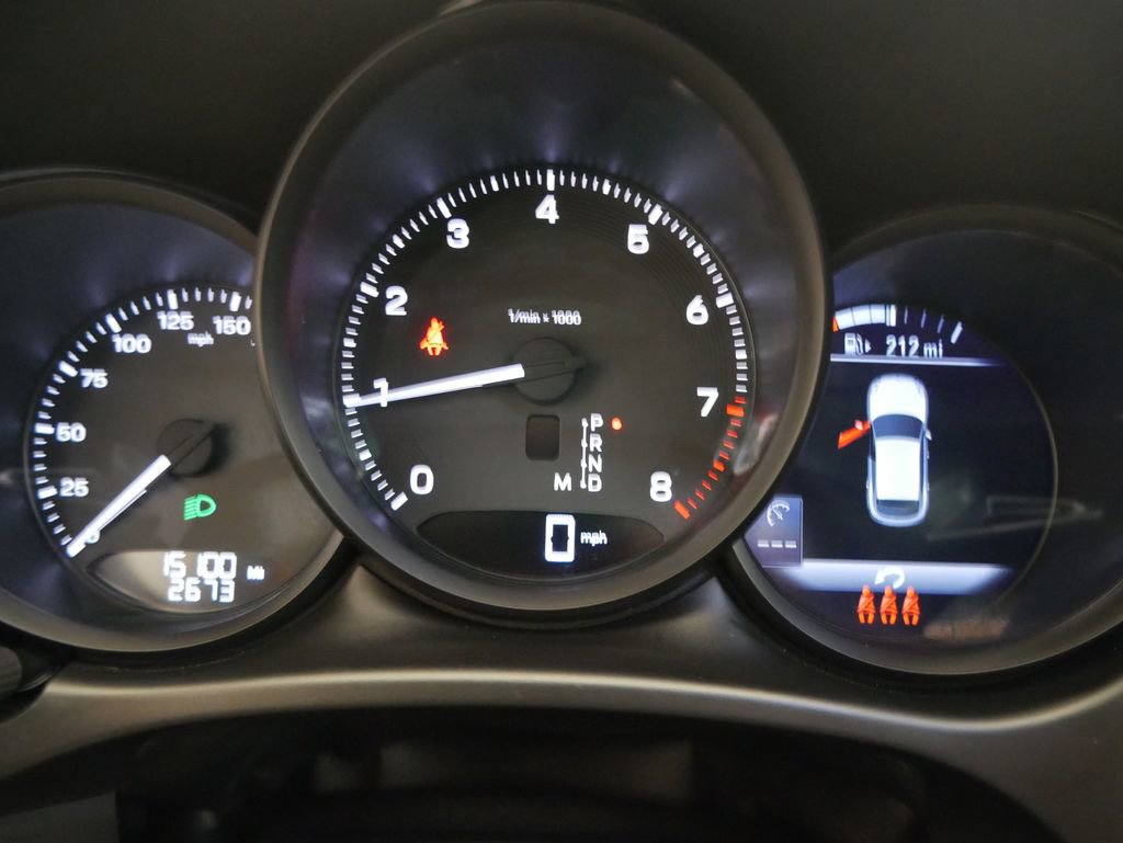 Certified 2023 Porsche Macan image 40