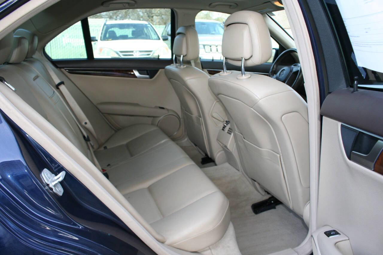 Used 2012 Mercedes-Benz C 300 C 300 Luxury 4MATIC AWD 4dr Se image 24