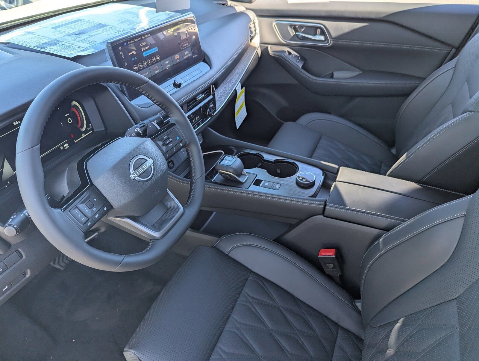 New 2026 Nissan Rogue Platinum w/ Platinum Premium Package AWD/4WD image 9