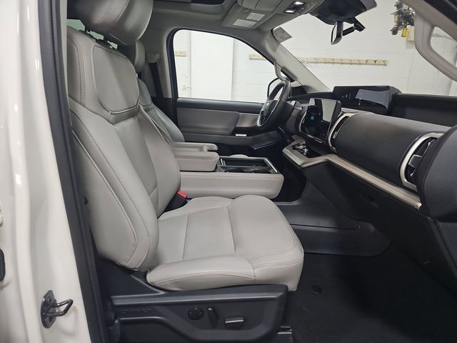 Used 2025 Ford Expedition Active image 8