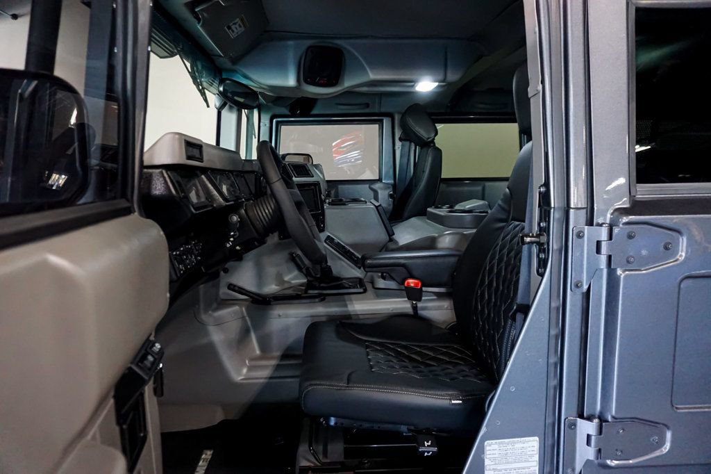Used 2003 HUMMER H1 4-Door Wagon AWD/4WD image 8