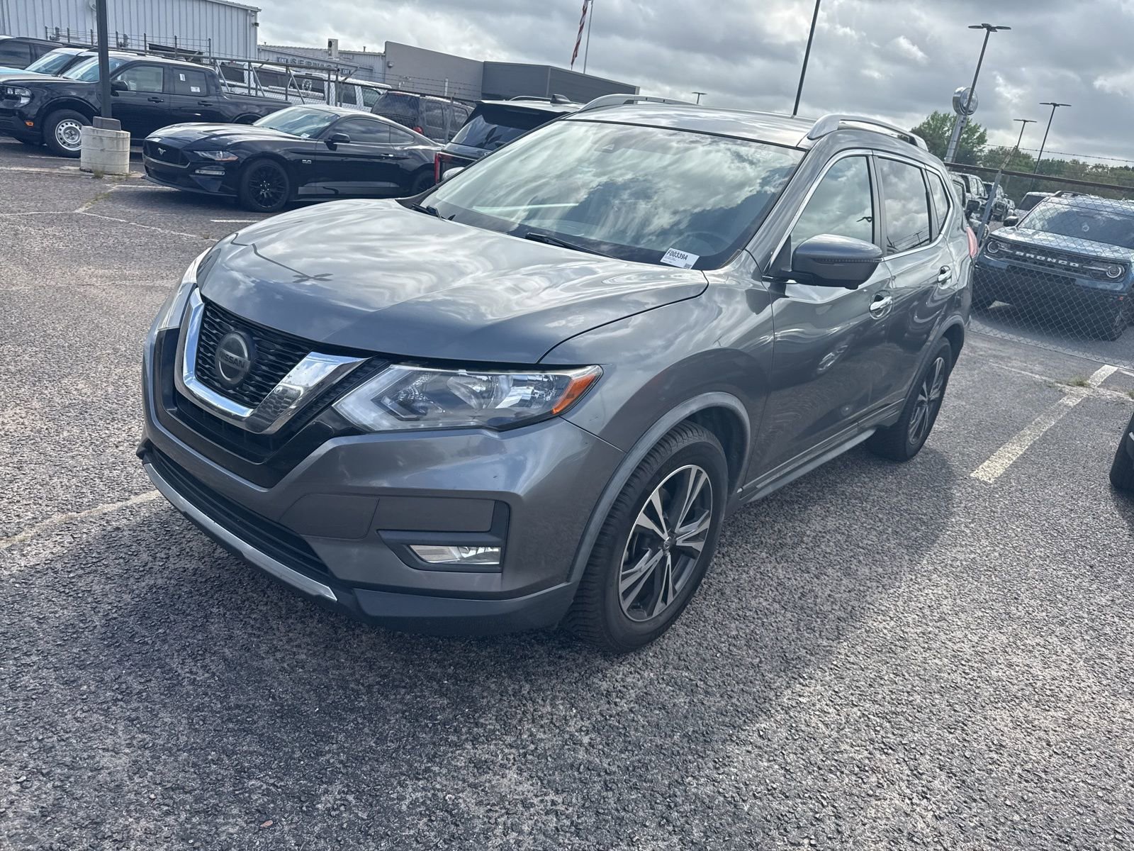 Used 2018 Nissan Rogue SL image 3