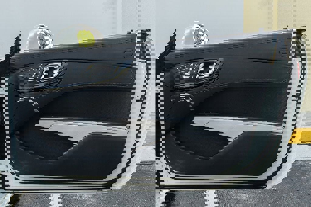 Used 2015 Mercedes-Benz SL 550 image 25