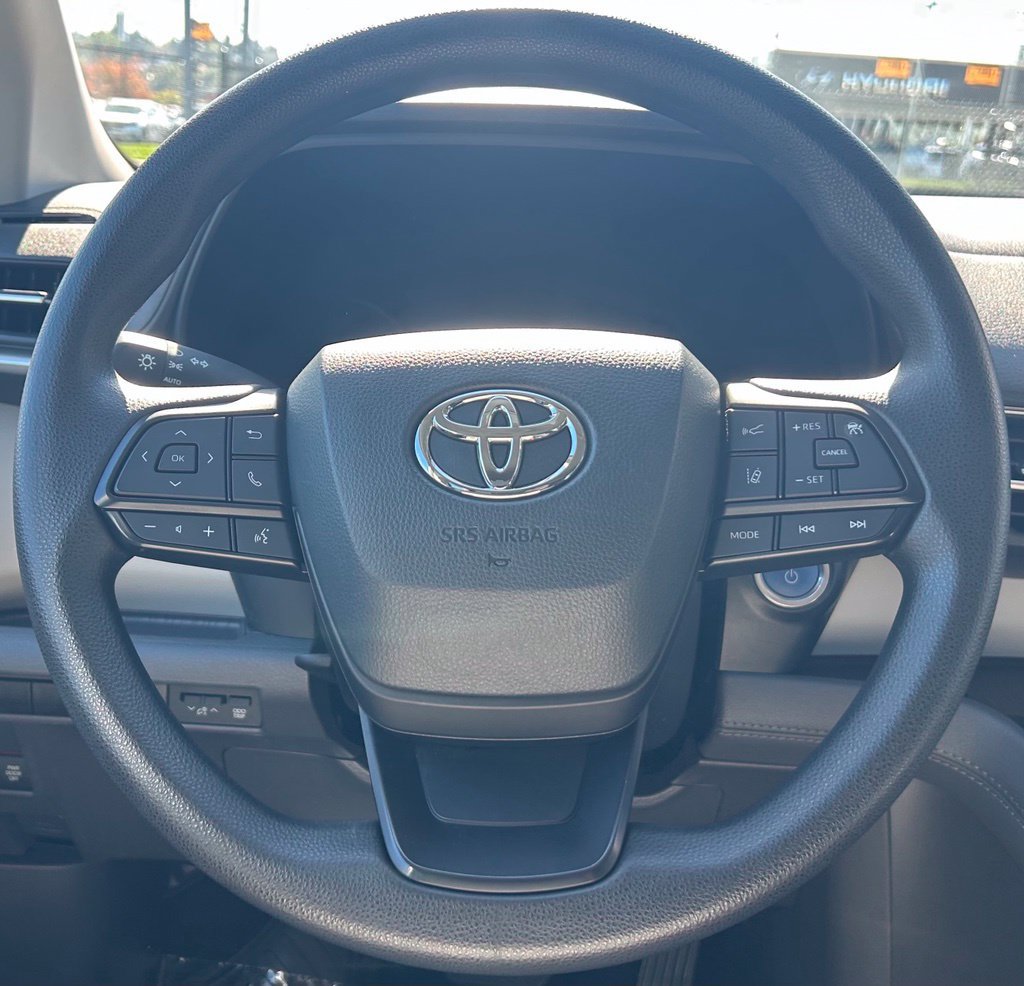 Certified 2024 Toyota Sienna LE AWD/4WD image 22