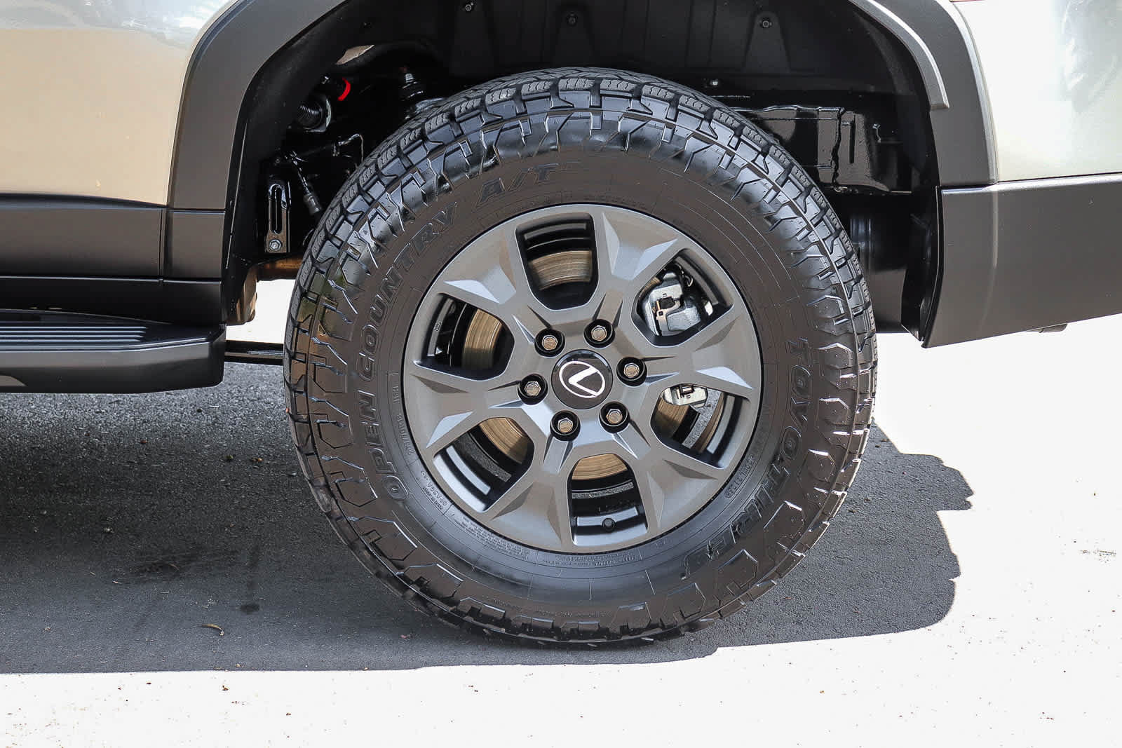 Used 2025 Lexus GX 550 AWD/4WD image 13