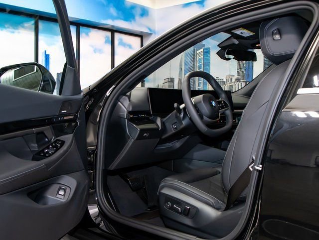 Used 2026 BMW 530i xDrive w/ Premium Package image 13