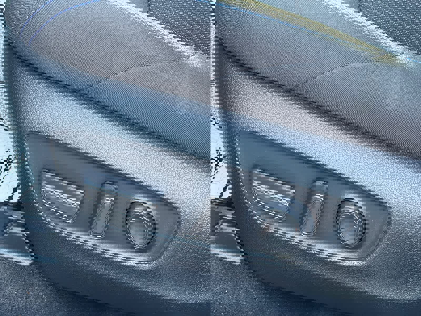 Used 2022 Toyota RAV4 SE image 17