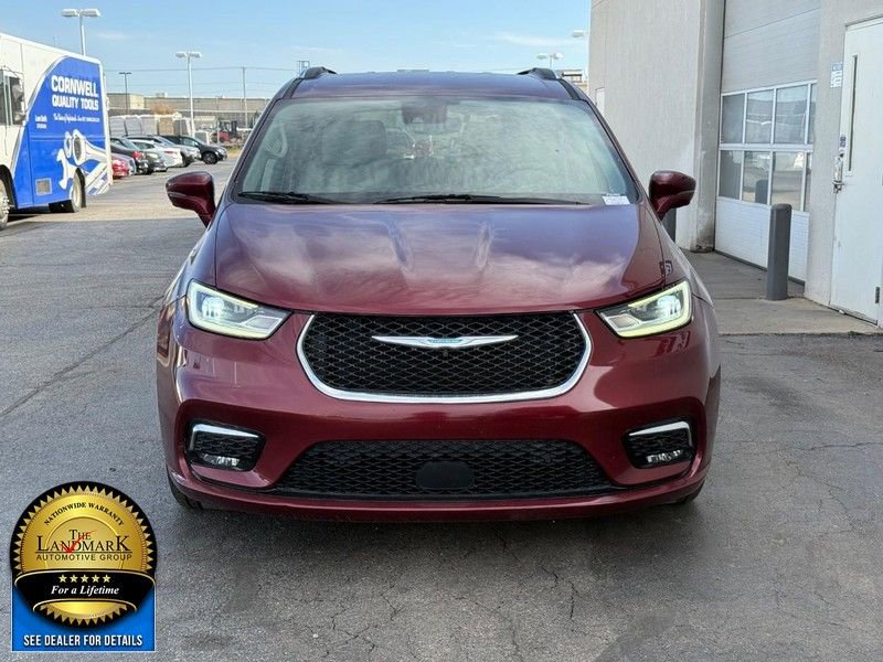 Used 2021 Chrysler Pacifica Touring-L image 4
