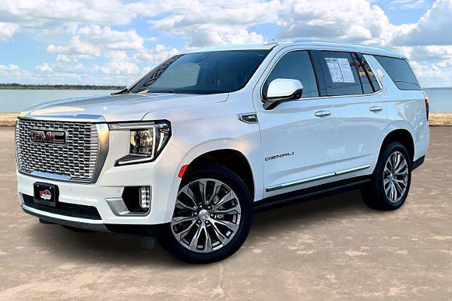 Used 2021 GMC Yukon Denali w/ Denali Premium Package image 3