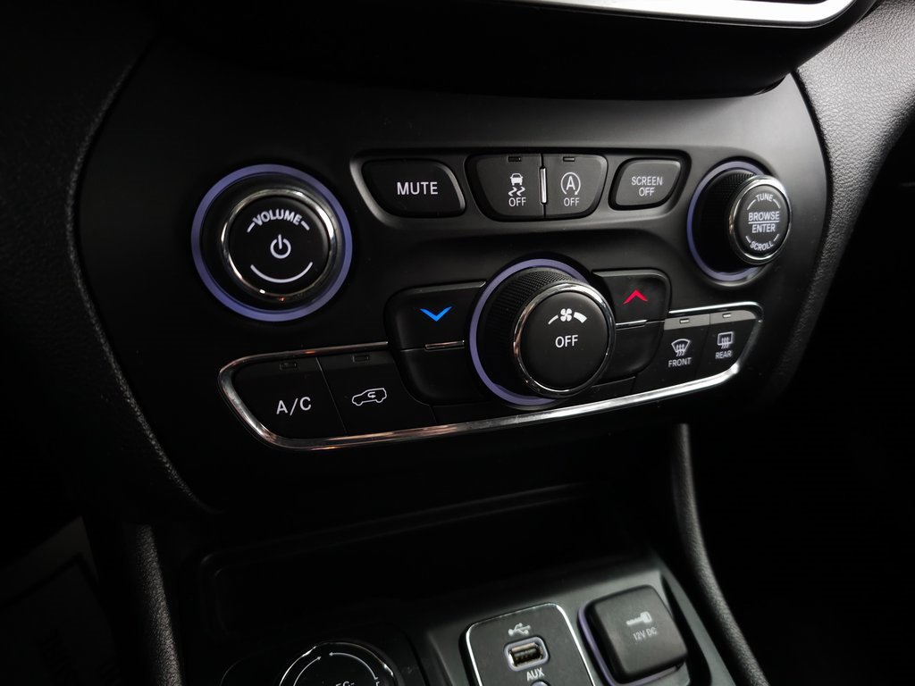 Used 2019 Jeep Cherokee Latitude w/ Popular Appearance Group image 25