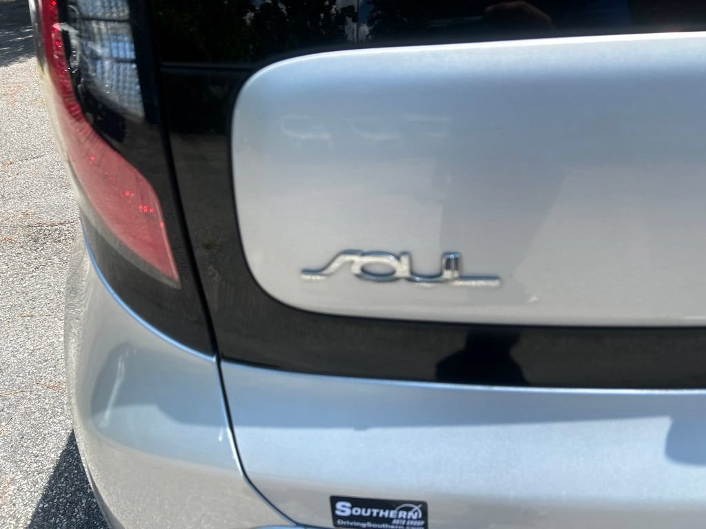 Used 2014 Kia Soul ! w/ Sun & Sound Package FWD image 10