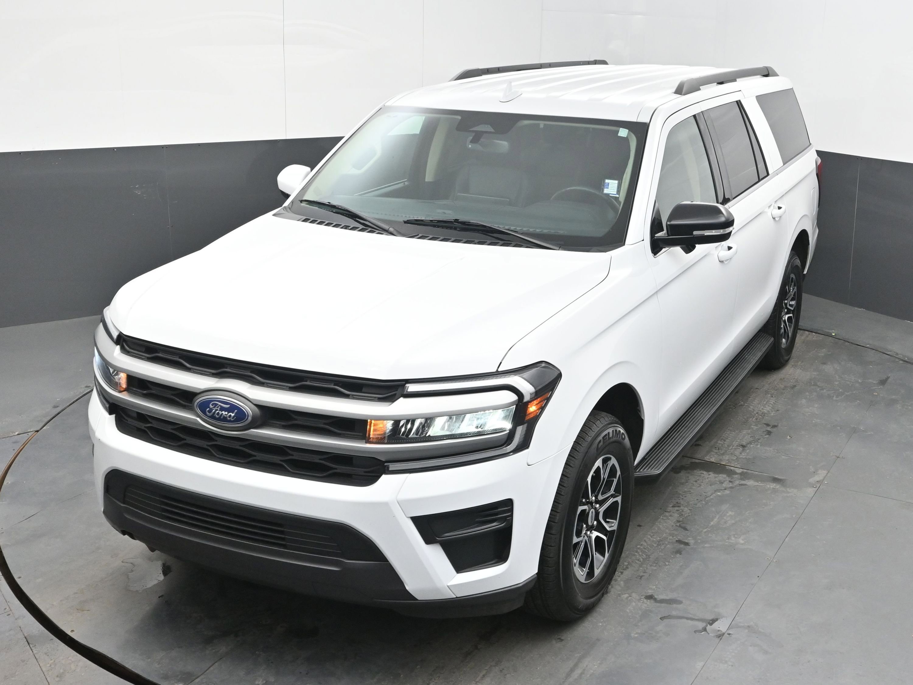 Used 2024 Ford Expedition Max XLT image 33