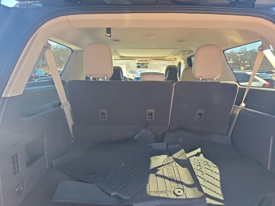 Used 2022 Lincoln Navigator L Reserve w/ Equipment Group 201A image 7