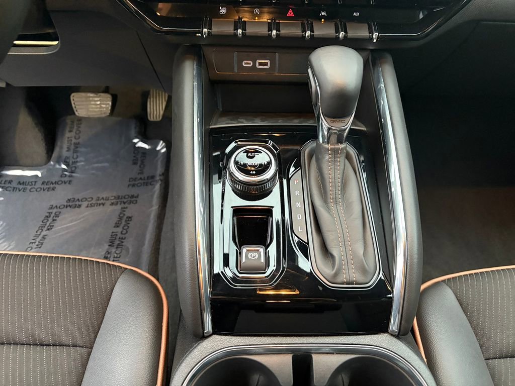 Used 2024 GMC Canyon AT4 image 20