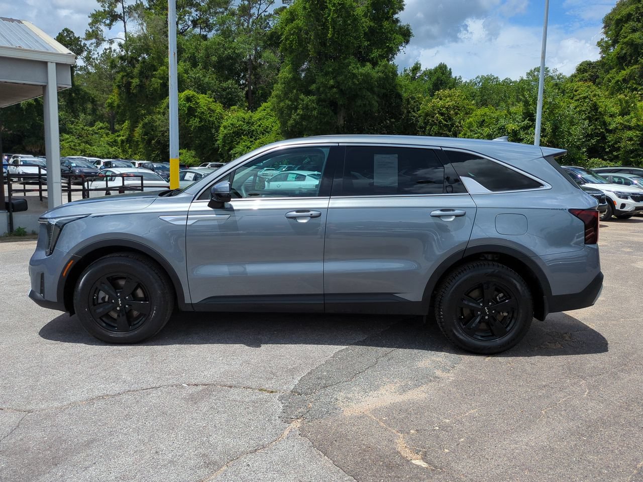 Certified 2024 Kia Sorento LX FWD image 8