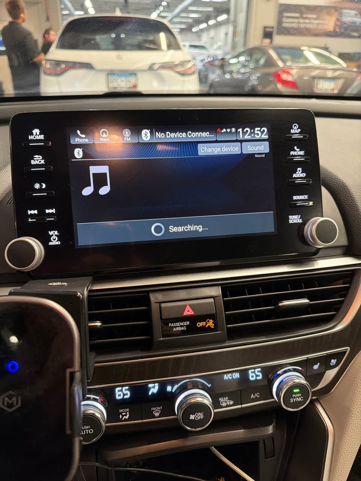 Used 2019 Honda Accord Touring image 10