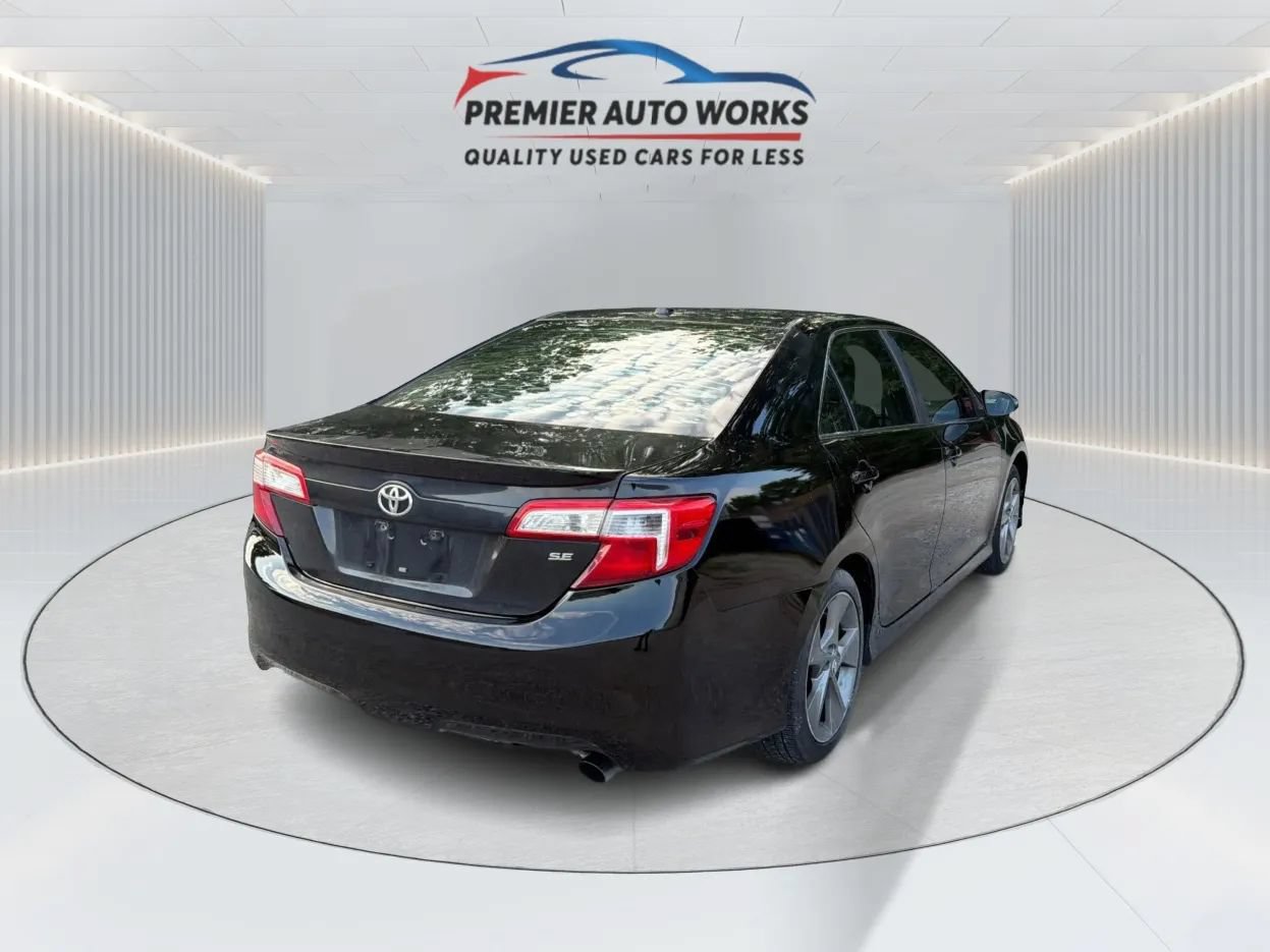 Used 2012 Toyota Camry SE FWD image 4