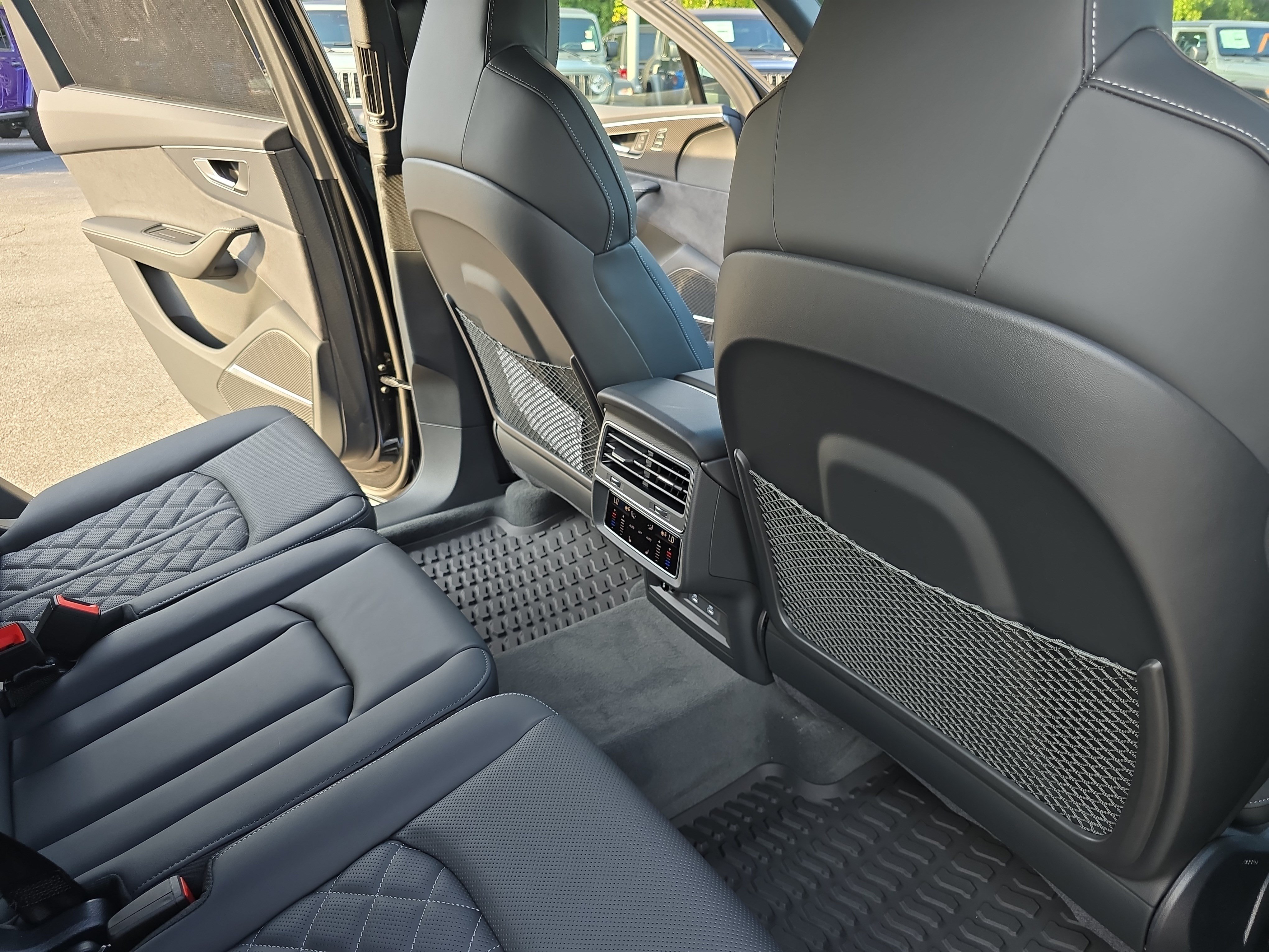 New 2026 Audi SQ7 Premium Plus AWD/4WD image 11