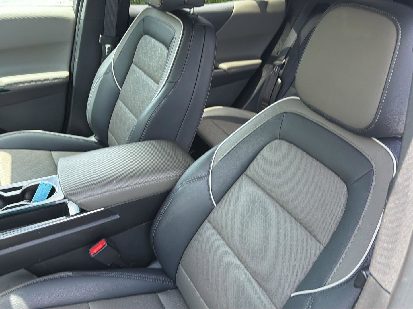 Used 2025 Chevrolet Equinox LT w/ Convenience Package II FWD image 29