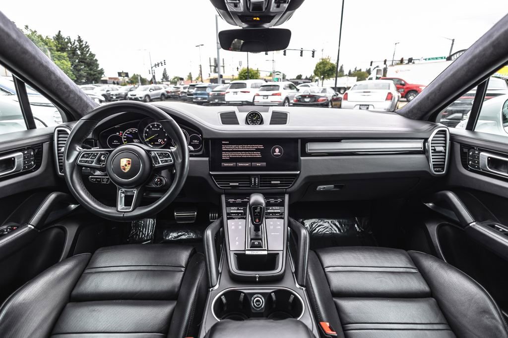 Used 2023 Porsche Cayenne Turbo S AWD/4WD image 27