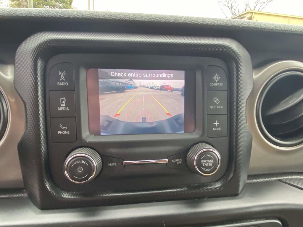 Used 2021 Jeep Gladiator Sport image 15