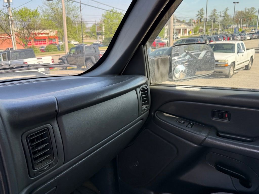 Used 2006 Chevrolet Silverado 3500 LT w/ Heavy-Duty Power Package image 19