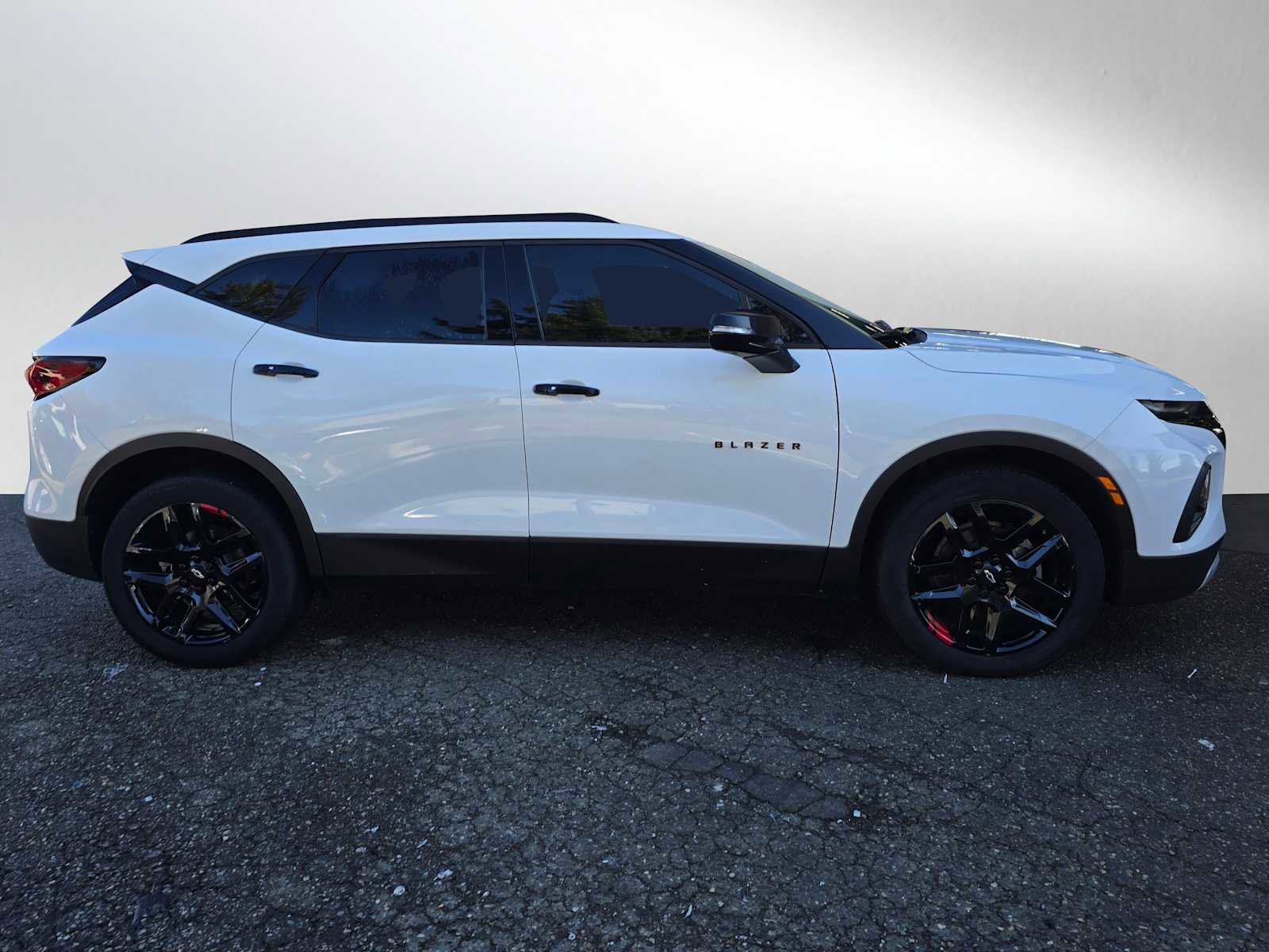 Used 2020 Chevrolet Blazer LT w/ Redline Edition image 2