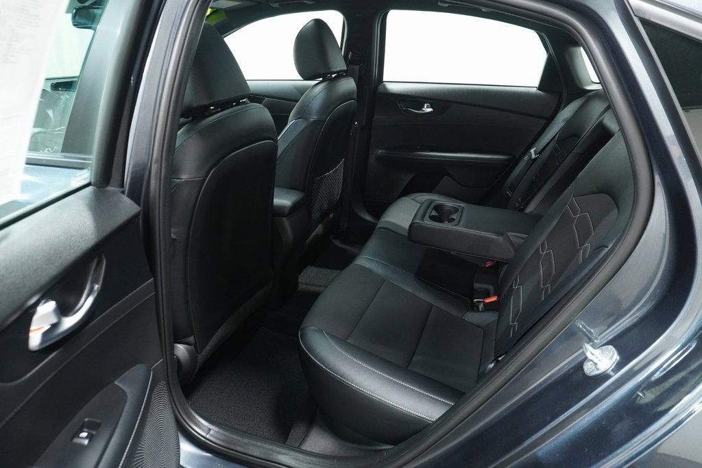 Used 2023 Kia Forte GT-Line w/ GT-Line Premium Package image 12