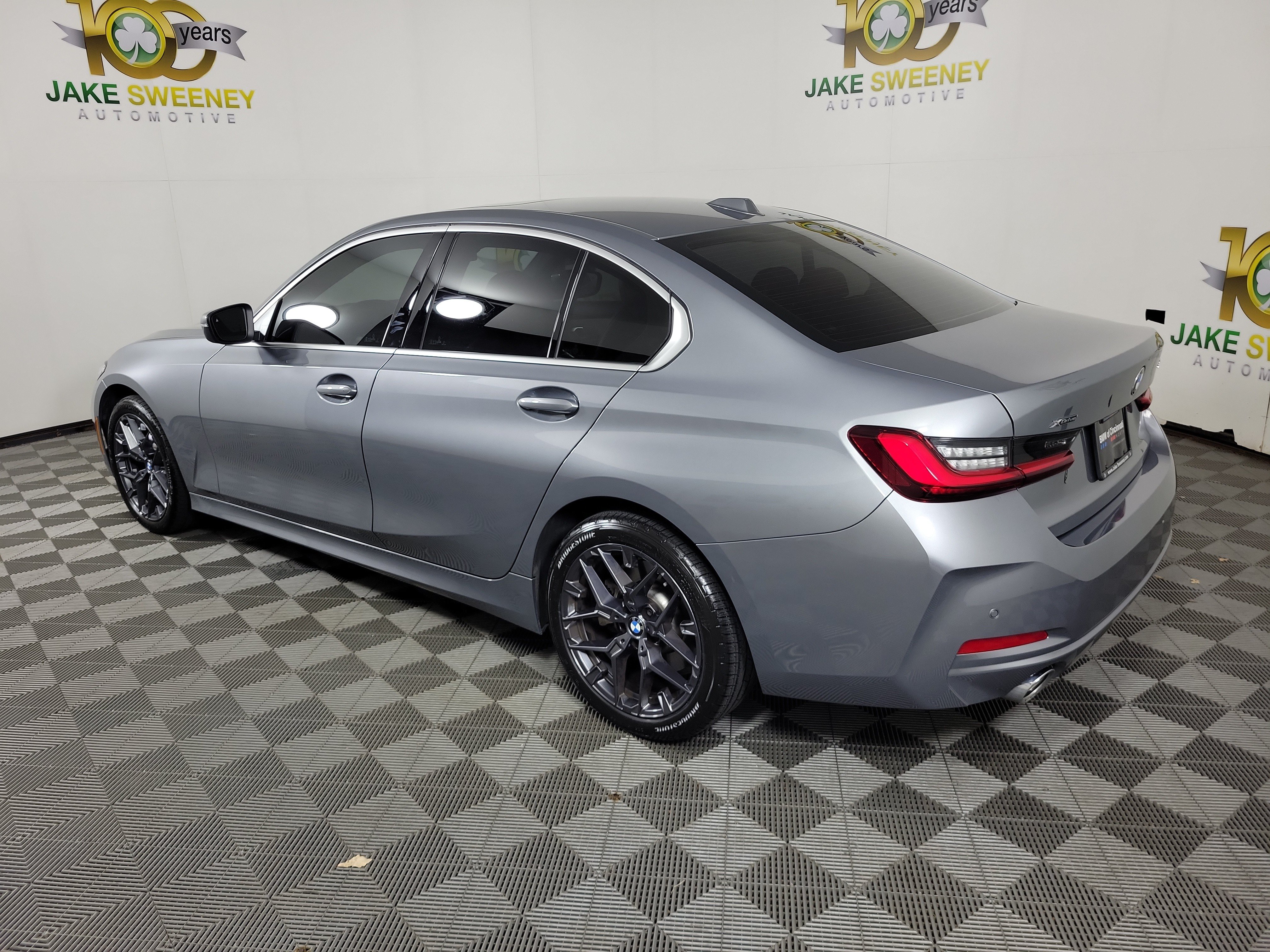 Certified 2025 BMW 330i xDrive Sedan w/ Convenience Package AWD/4WD image 5