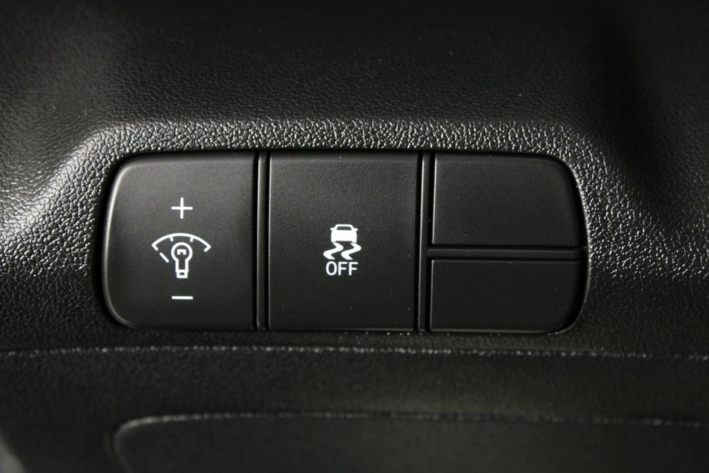 Used 2026 Hyundai Elantra Sport image 23