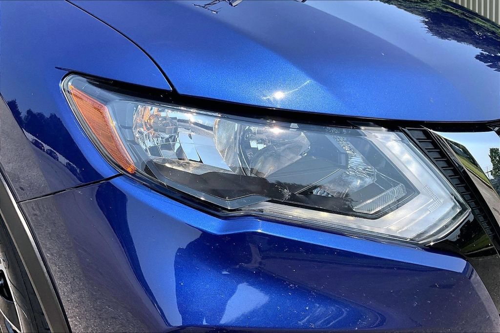 Used 2018 Nissan Rogue S AWD/4WD image 29