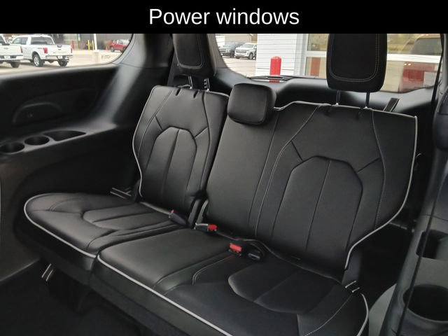 New 2026 Chrysler Pacifica Limited w/ S Appearance Package image 15
