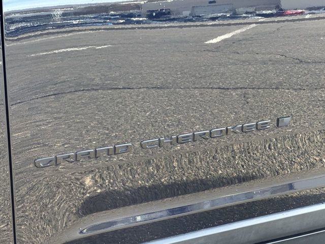 Used 2024 Jeep Grand Cherokee Limited w/ Black Appearance Package image 32