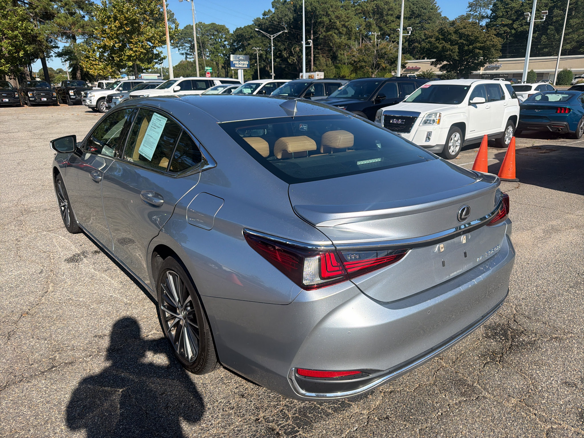 Used 2023 Lexus ES 250 w/ Premium Package AWD/4WD image 7