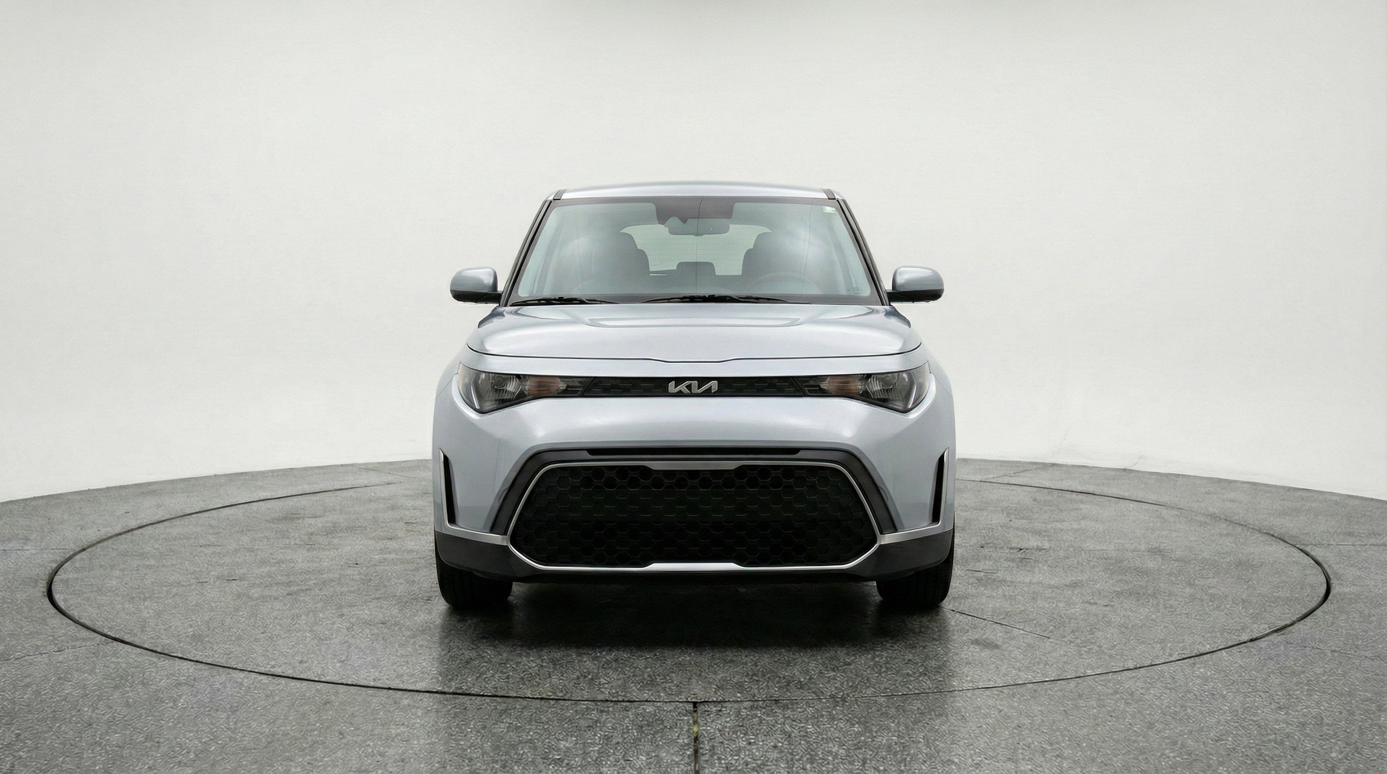 Used 2025 Kia Soul LX w/ LX Technology Package image 2