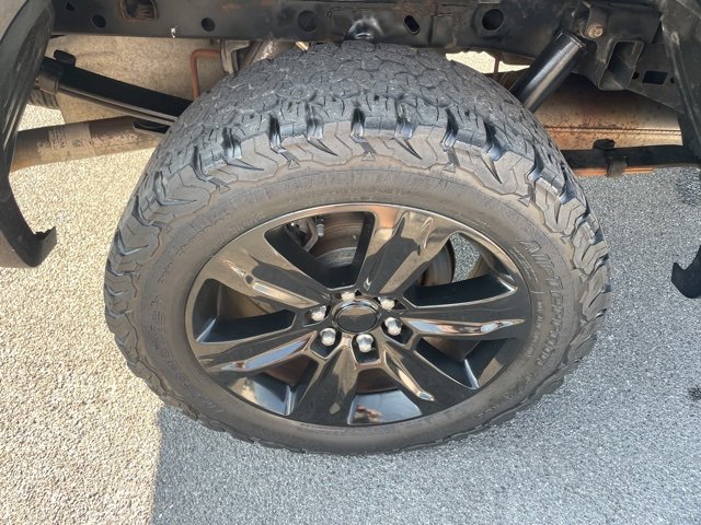 Used 2016 Ford F150 Platinum w/ Trailer Tow Package image 9